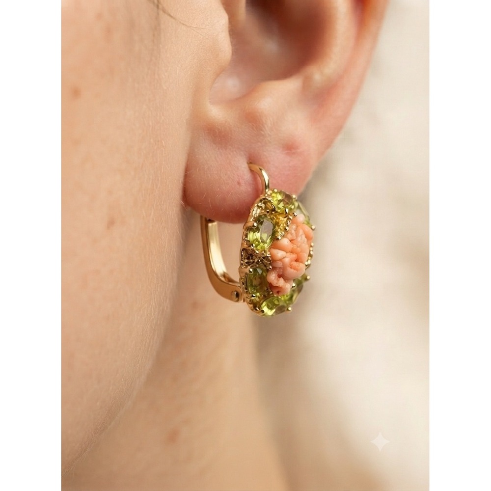 Vintage Gold Tone Peachβ Carved Coral and Peridot Green Crystal Clip On Earrings